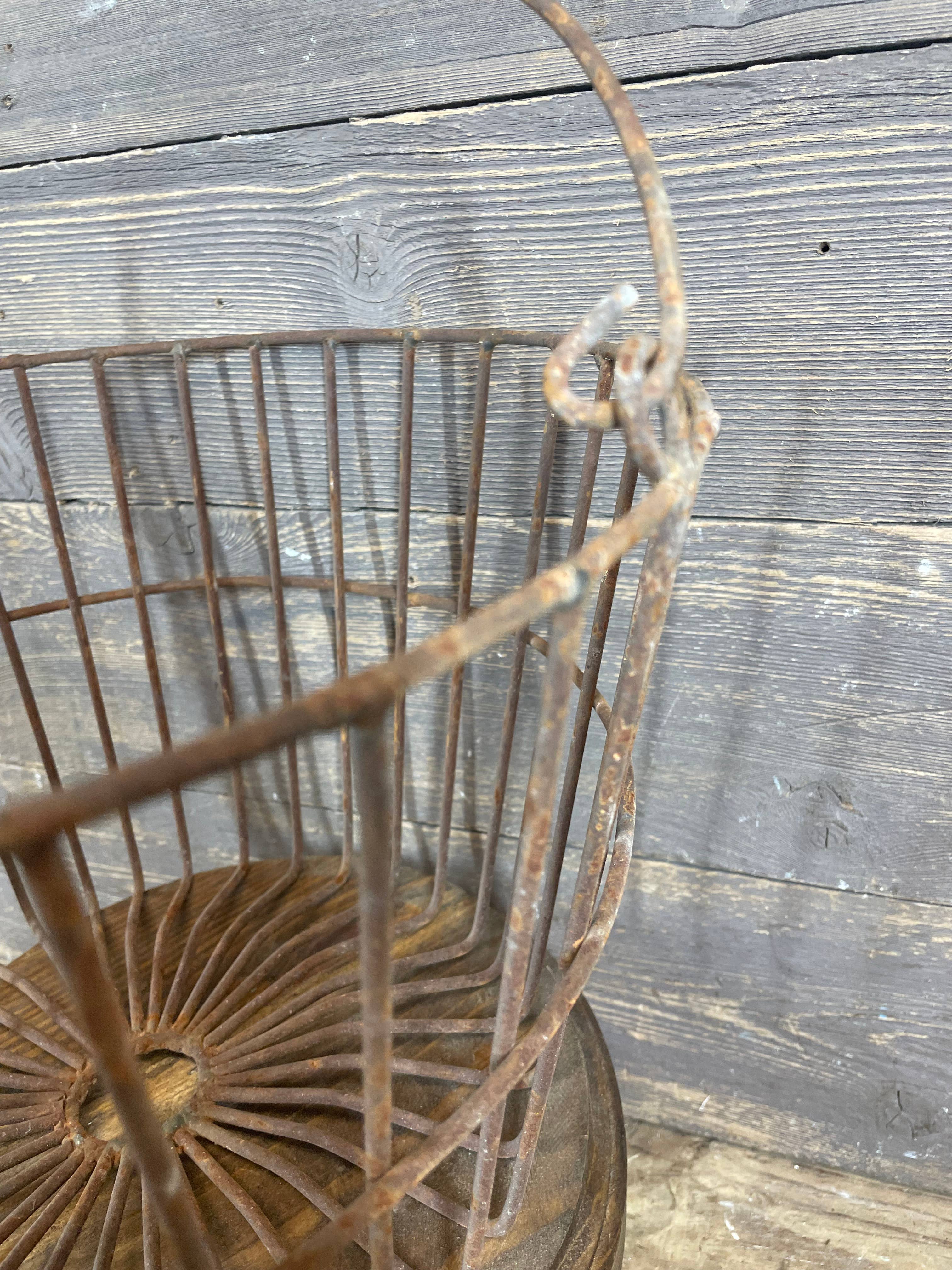 Rusty Farmhouse Metal Egg Basket