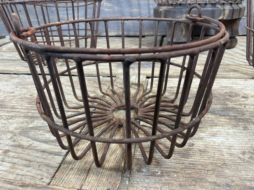 Rusty Farmhouse Metal Egg Basket