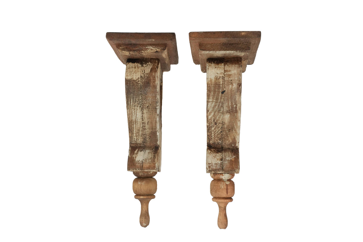 Romeo Farmhouse Corbel