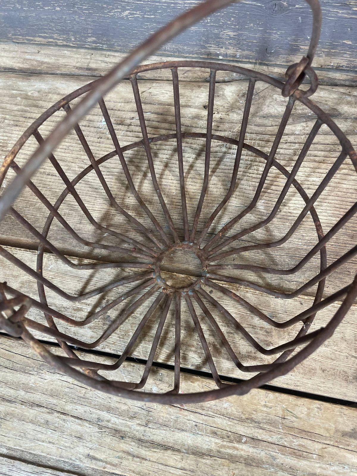 Rusty Farmhouse Metal Egg Basket