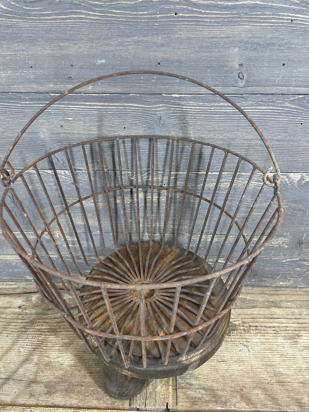 Rusty Farmhouse Metal Egg Basket